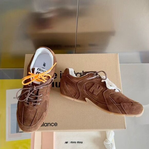 Miu Miu x New Balance 530 SL Sneakers - Picture 5 of 8